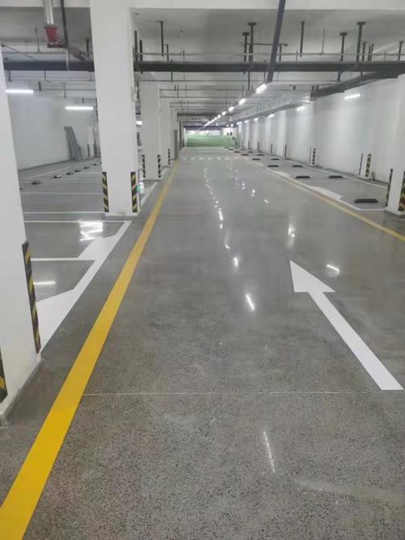 耐磨地坪包工包料到底要多少钱？这可能是许多企业主在决定使用耐磨地坪时最关心的问题之一。